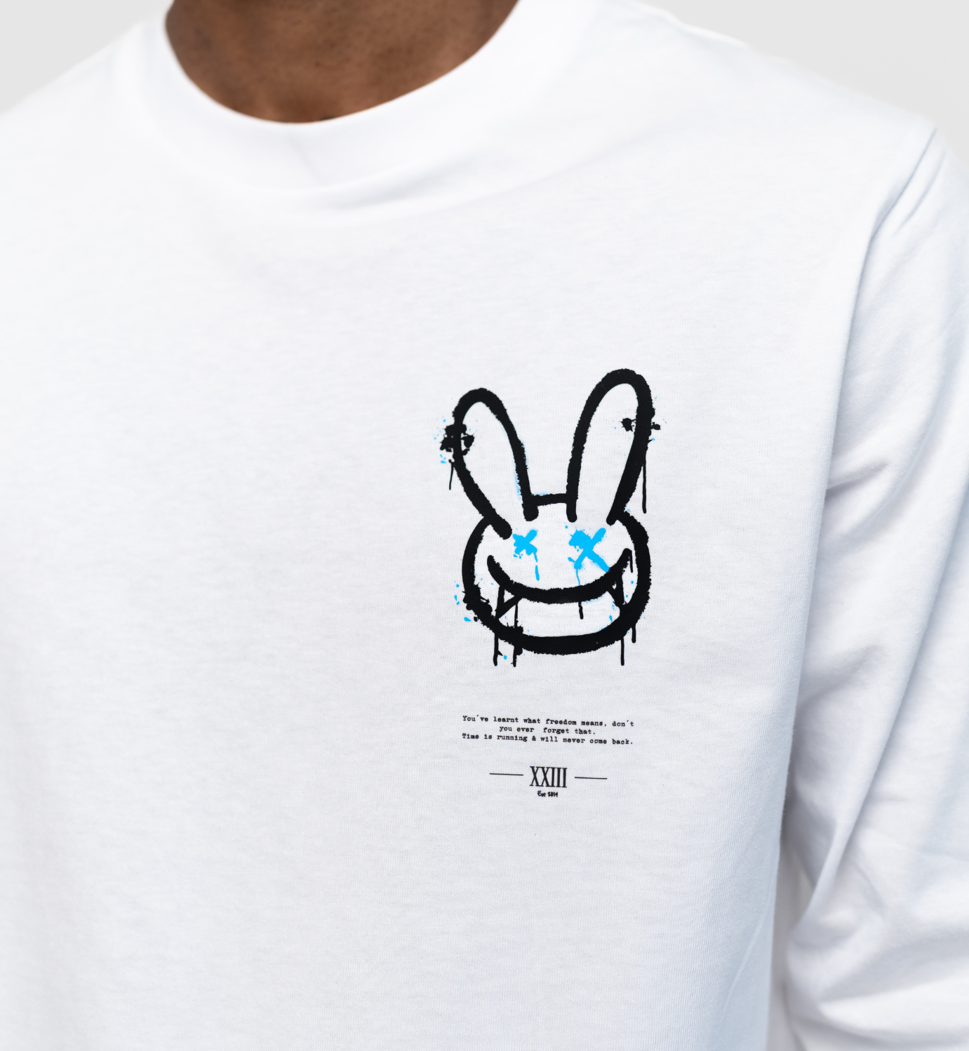 NB Owen Longsleeve - White Fluro Blue